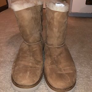 PERFECT condition UGG bow boots!